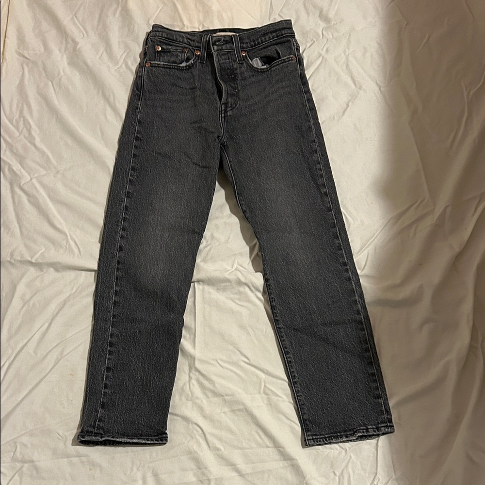 Women’s Levi’s jeans